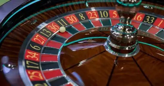 Meja baccarat live casino dengan dealer nyata di poker338 Indonesia
